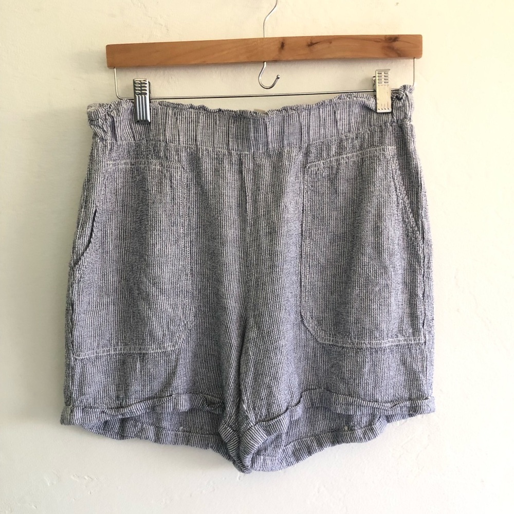 Briggs Shorts Women's Size M Linen/Rayon Blue Stripes Quiet Luxury Summer Beach